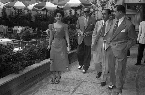 Time Capsule Elizabeth Taylor With Her Second Husband Michael Wilding Visiting Madrid Spain