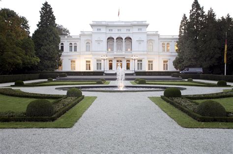 In deutschland gilt der bundespräsident als staatsoberhaupt. www.bundespraesident.de: Der Bundespräsident / Villa ...