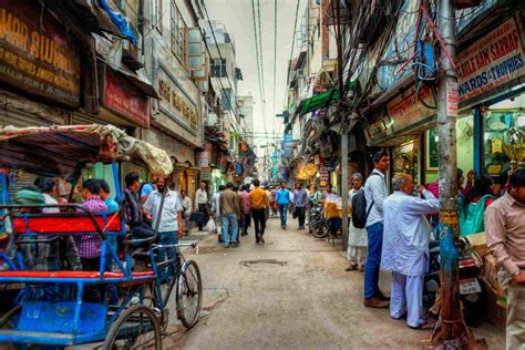 10 Best Delhi Markets For Shopping And What You Can Buy