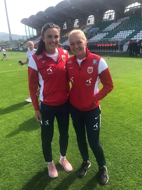 Norwegian midfielder ingrid syrstad engen has joined the vfl ladies for next season. Ingrid Syrstad Engen - Frauen Wm 2019 Sticker 75 Ingrid ...