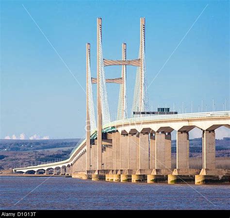 L'angleterre est au nombre des pays ayant une forte influence culturelle dans le monde. Pont de Severn entre Pays de Galles et Angleterre (1996 ...