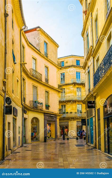 Nimes France June 20 2017 People Are Strolling Through A Narrow