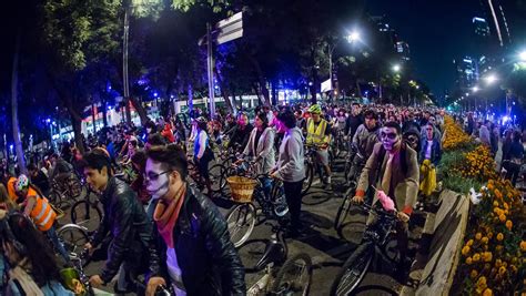 El Paseo Nocturno En Bicicleta Por El Día De Muertos Regresa A Cdmx Oye Digital