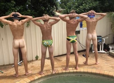 A Bunch Of Naked Guys Tumblr Com Tumbex