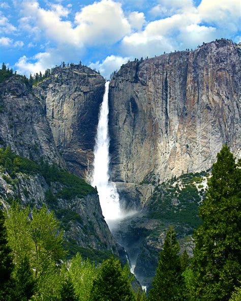 Yosemite Falls In Usa Most Amazing Waterfalls Illuzone