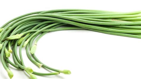 Whats The Difference Between Green Garlic And Garlic Scapes Ndtv Food
