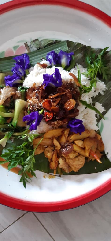 Hadits yang melarang makan dan minum sambil berdiri. 2 Bulan Makan Dalam Talam, Kekadang Makanan Sikit Ajaibnya ...