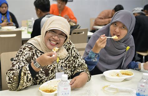Who will be the next to fill the remaining 49 all together now. Learning to embrace the halal industry | The Japan Times