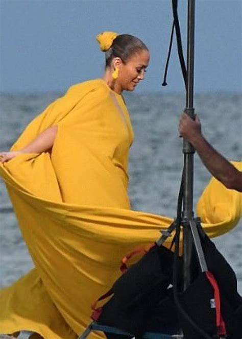 Jennifer Lopez Shooting Video For Her Song Ni Tu Ni Yo In Florida