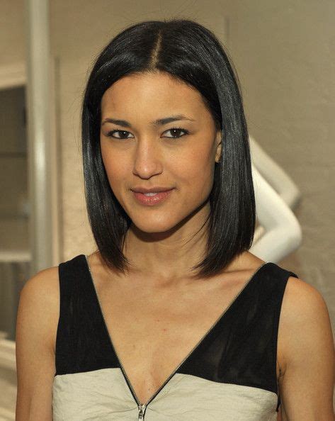 Julia Jones Cont Her Role As Leah Clearwater Native American Actors Native American Photos
