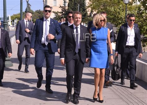 Ειδήσεις, video, ειδησεις τωρα και νέα για μπριζιτ τρονιε από το pagenews.gr. Μπριζίτ Τρονιέ - Εμανουέλ Μακρόν: Με βόλτα στο Σύνταγμα ...