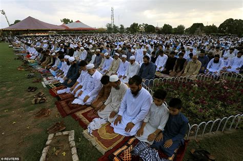 Millions Of Muslims Around The World Begin Celebrating Eid Al Fitr