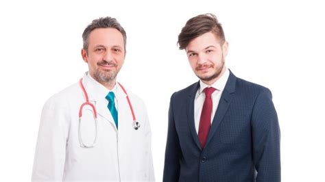 Perbedaan Antara Dokter Dr Dan Doktor Dr