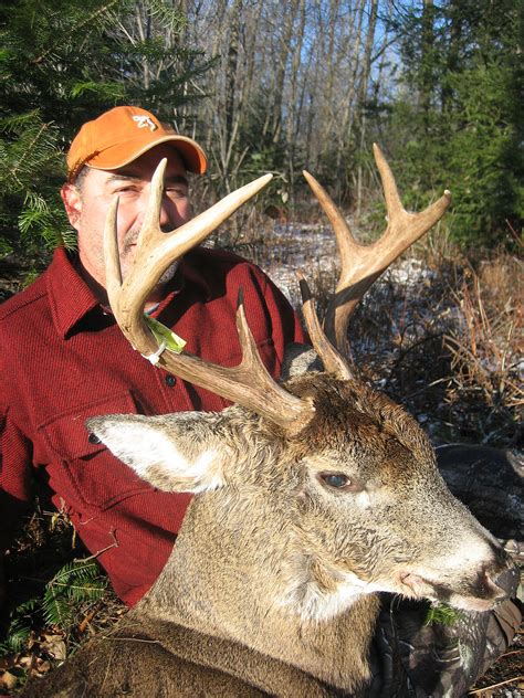 Ontario Whitetail Deer Hunting Guided Trophy Deer Hunts