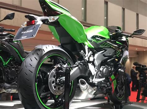 Do you like this video? Kawasaki Ninja ZX-25R Specifications and Expected Price in ...