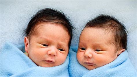 Daftar Pilihan Nama Bayi Perempuan Kembar Mulai Dari Pemberani Kaya