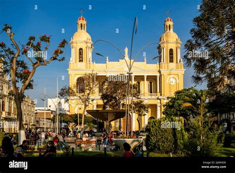 Catedral De Chiclayo Fotografías E Imágenes De Alta Resolución Alamy