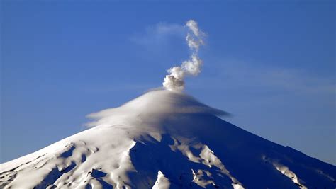 It is a commercial center and shipping point in a region that produces cattle, tobacco, maté, cotton. South American winter extended: touring the Villarrica Volcano - SnowBrains