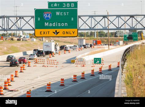 Merging Lanes Hi Res Stock Photography And Images Alamy