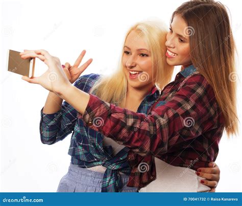 Jolies Filles De Hippie Prenant Le Selfie Photo Stock Image Du Fille