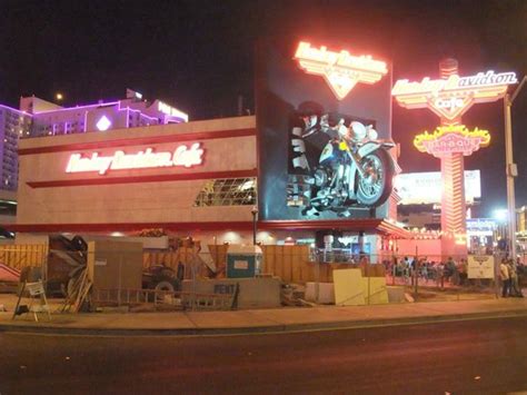 We'll set you up on the bike that will create lasting memories, let you chase the adventure you crave and make a splash when you show up at a. Harley Davidson Las Vegas Cafe - Picture of Harley ...