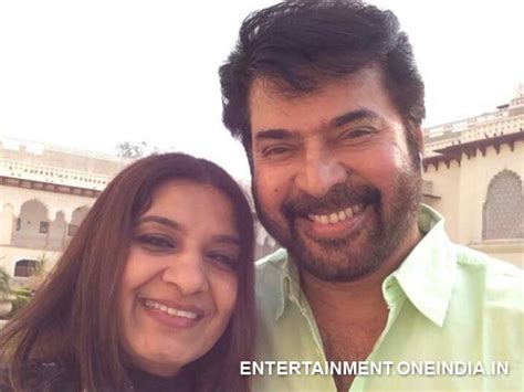 Happy Wedding Anniversary To Mammootty And Sulfath  Filmibeat