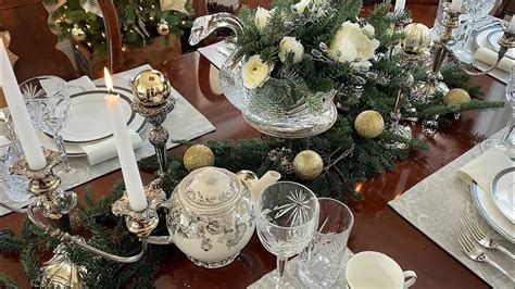 The next 50 ideas will help awaken christmas cheer no matter what your style or how you like to decorate for the holidays. Christmas Table Setting - Elegant Christmas Decorating ...