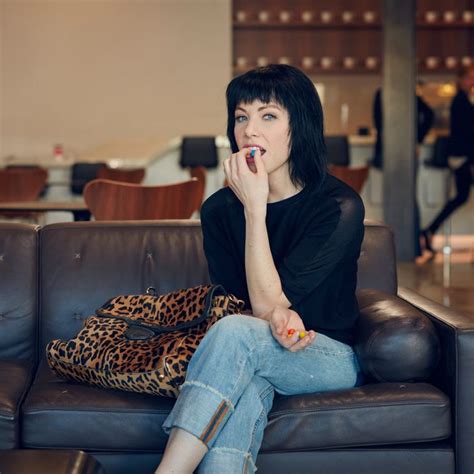 Carly Rae Jepsen Fights Her Hangover With ‘perfect Greasy Breakfast