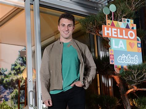 How Airbnb Ceo Brian Chesky Helped Built A 31 Billion Startup Photos