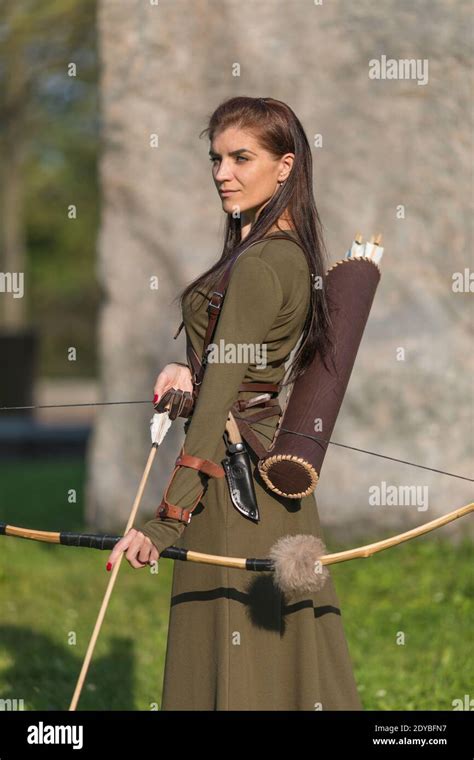 Woman Hunting Bow Hi Res Stock Photography And Images Alamy