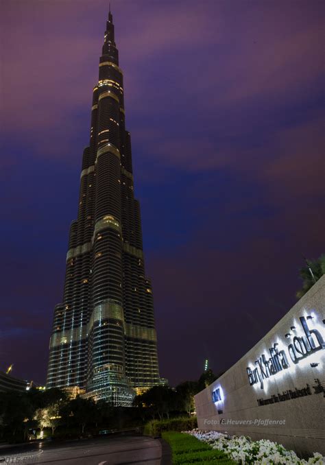 Burj Khalifa Nacht Wolkenkratzer Und Burj Khalifa Lake In Der Nacht