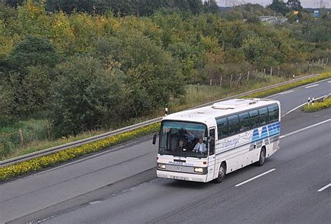 The last 1% is the hardest. Alter Mercedes Reisebus, auf der A2, bei Lehrte am 02.10.2010. - Bus-bild.de