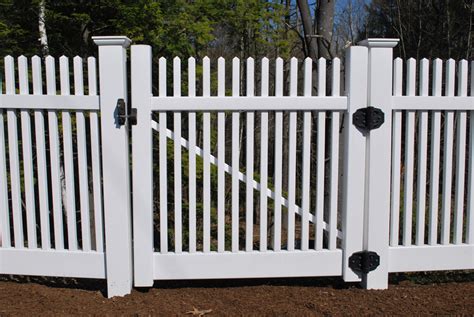 We put up vinyl fencing that is about 40 ft long. Vinyl Fencing for Sale | Buy our Vinyl Fencing and Easily ...