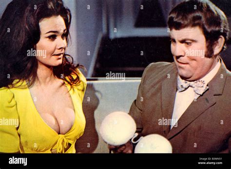 rank film carry on loving 1970 mit imogen hassall und terry scott stockfotografie alamy