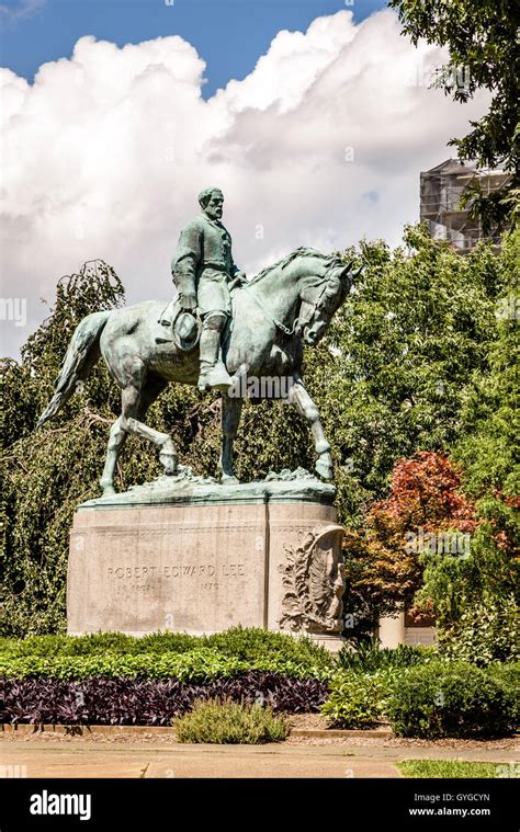 Robert Lee Statue Charlottesville Hi Res Stock Photography And Images