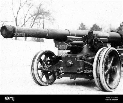 155 Mm Gun Hi Res Stock Photography And Images Alamy