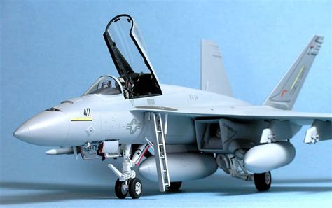 F 18 Super Hornet Revell
