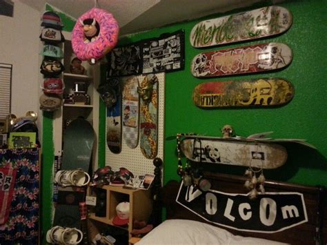 Pin By Claire Chumley On K S Room Skateboard Room Skater Bedroom Room Design Bedroom