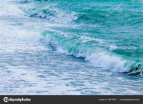 Морская волна океанские волны волны для серфинга стоковое фото