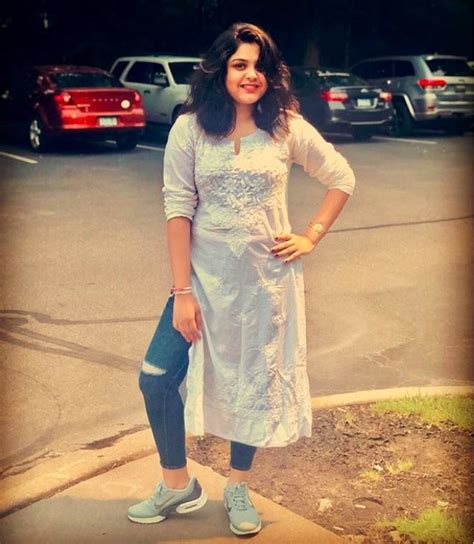 16 Different Ways To Wear Kurtis With Jeans For Women Casual Indian Fashion Kurti With Jeans