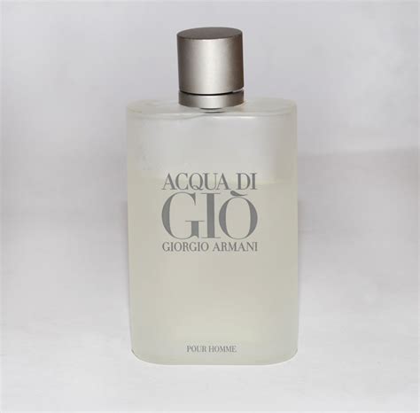 Essenza for me tops the acqua di gio line, super lucky to have 3 backup bottles of it, although profumo too is a great alternative to it. Giorgio Armani