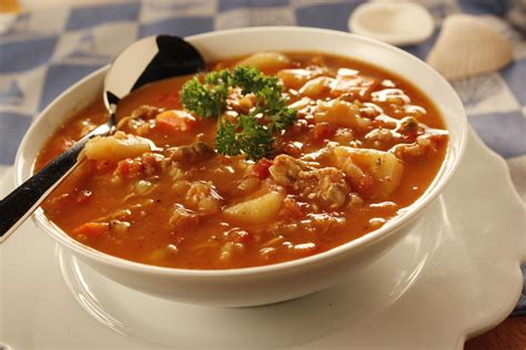 Add the clam meat with its juices to the chowder just before serving. Manhattan Clam Chowder | EverydayDiabeticRecipes.com