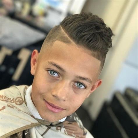 Voir plus d'idées sur le thème coupes de cheveux court de garçon, coupe de cheveux garcon, cheveux enfants. Top 100 Coiffures Enfants | Coiffure enfant, Coupe cheveux ...