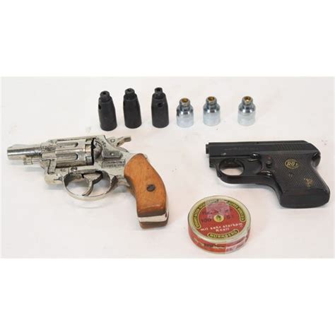 Box Lot Starter Pistolsblanks Guns Landsborough Auctions