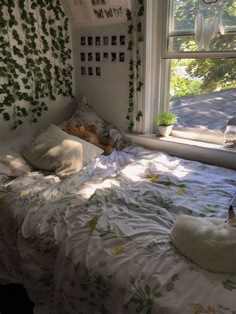 Looking for ways to improve your life at home? 33 Lovely Bedroom Decor With Plant Ideas | Aesthetic ...