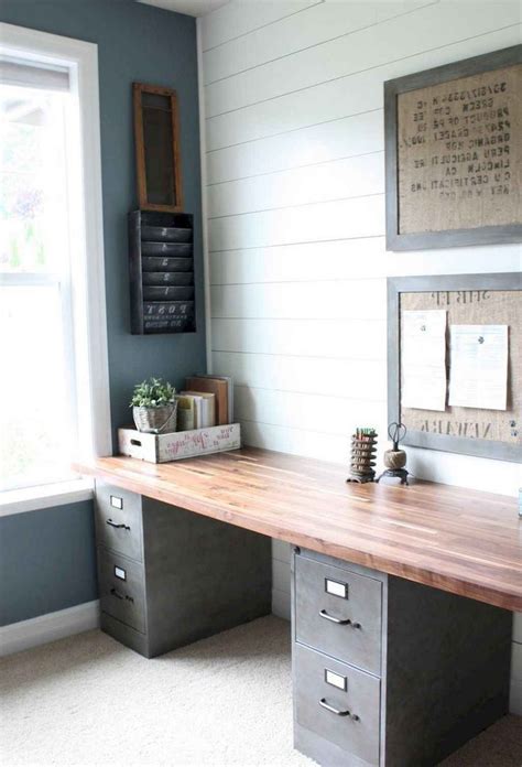 Diy desk plans are abundant, and there's surely one that suits your style. 35+ Incredible DIY Farmhouse Desk Decor Ideas On A Budget ...