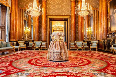 Bild Zu Buckingham Palace Zeigt Ausstellung über Queen Victoria Bild