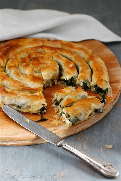 Apr 15, 2020 · la torta di pasta sfoglia con zucchine è una ricetta facile e veloce, ideale da servire in un ricco aperitivo, come antipasto o per un buffet di festa. CosebuonediAle: spanakopita: torta salata di pasta fillo ...