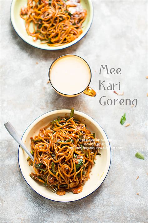 Resepi mee kari istimewa untuk anda sediakan pada tetamu yang berkunjung. MEE KARI GORENG TERLAJAK SEDAP .. dah meleleh tengok ...