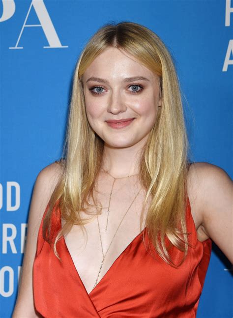 Dakota Fanning At Hfpa Annual Grants Banquet In Beverly Hills 0809